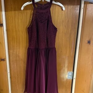Chic Burgundy Lace Mini Dress